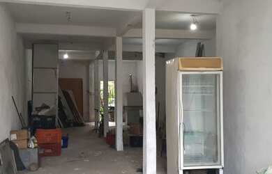 Imagem: O depósito possui 100m² de Área e está localizado em Pau