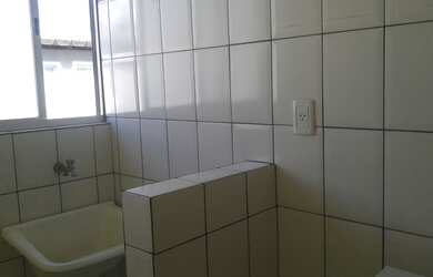 Imagem: O apartamento possui 2 Dormitórios, 1 Banheiro e 1 Vaga na