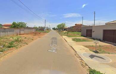 Imagem 2: Terreno 751 m² com duas frentes para duas avenidas