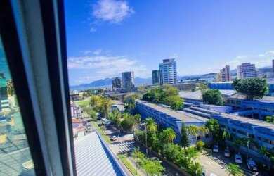 Imagem: O depósito possui 4 Vagas na garagem, 234m² de Área e está