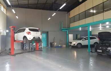 Imagem: O depósito possui 5 Vagas na garagem e 500m² de Área e está