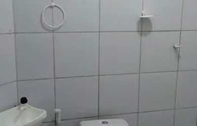 Imagem: A casa possui 1 Dormitório, 1 Banheiro, 30m² de Área e está