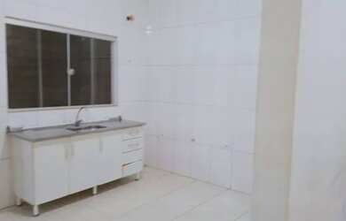 Imagem: A casa possui 2 Dormitórios, 1 Banheiro e está localizado