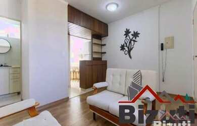 Imagem: O apartamento possui 2 Dormitórios, 1 Banheiro, 1 Vaga na garagem