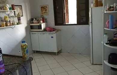 Imagem: A casa possui 2 Dormitórios, 1 Banheiro e 1 Vaga na garagem