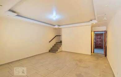 Imagem: A casa possui 3 Dormitórios, 2 Banheiros, 1 Vaga na garagem