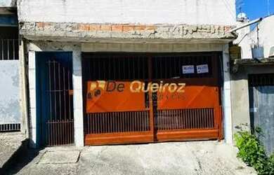 Imagem: A casa possui 4 Dormitórios, 4 Banheiros, 1 Vaga na garagem