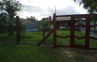 Imagem: A casa possui 2 Dormitórios, 1 Banheiro, 5 Vagas na garagem