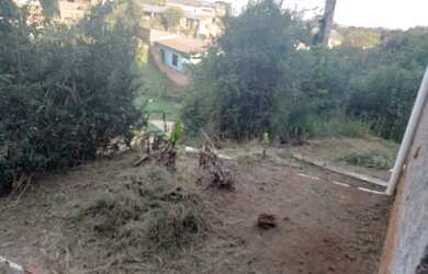 Imagem 6: Casa com terreno grande. 400m² de Área, 2 Vagas na garageme2 Dormitórios