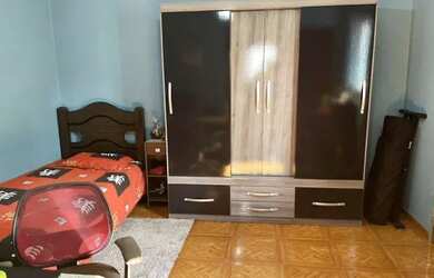 Imagem: A casa possui 2 Dormitórios, 1 Banheiro, 80m² de Área e