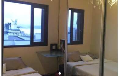 Imagem: O quarto e está localizado em Agronômica, Florianópolis para