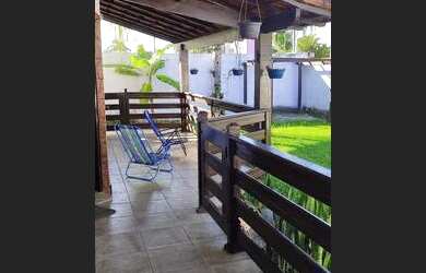 Imagem: A casa possui 3 Dormitórios, 4 Banheiros, 4 Vagas na garagem