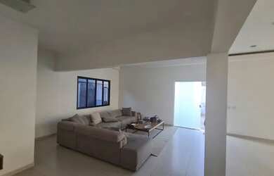 Imagem: A casa em condomínio possui 3 Dormitórios, 3 Banheiros, 4