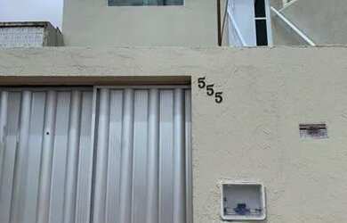 Imagem: A casa possui 2 Dormitórios, 1 Banheiro, 1 Vaga na garagem