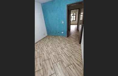 Imagem: A casa possui 2 Dormitórios, 1 Banheiro, 1 Vaga na garagem