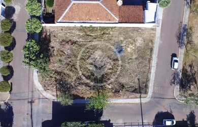 Imagem: O terreno possui 650m² de Área e está localizado em Jardim