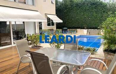 Imagem: A casa em condomínio possui 4 Dormitórios, 5 Banheiros, 4