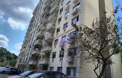 Imagem: O apartamento possui 3 Dormitórios, 1 Banheiro, 1 Vaga na garagem