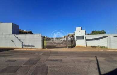 Imagem: A casa possui 2 Dormitórios, 1 Banheiro, 60m² de Área, Imóvel