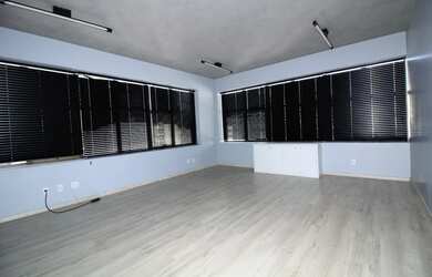 Imagem: O depósito possui 1 Vaga na garagem e 38m² de Área e está