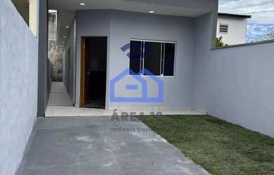 Imagem: A casa possui 2 Dormitórios, 1 Banheiro, 2 Vagas na garagem