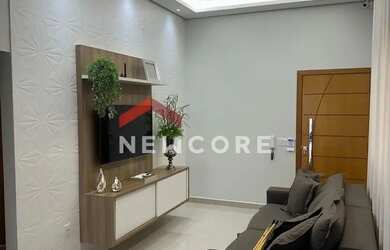 Imagem: A casa possui 3 Dormitórios, 2 Banheiros, 4 Vagas na garagem