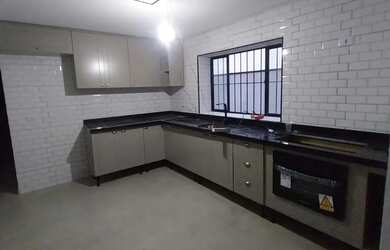 Imagem: A casa possui 2 Dormitórios, 2 Banheiros, 1 Vaga na garagem