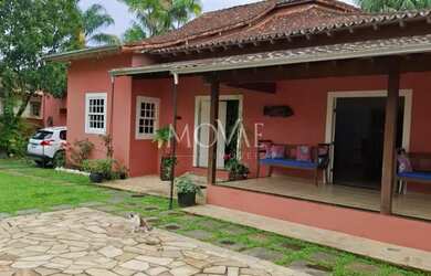 Imagem: A casa possui 5 Dormitórios, 5 Banheiros, 2 Vagas na garagem