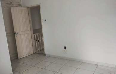 Imagem 9: Casa com 4 quartos em Parque 10 de Novembro - Aceita Apartamento