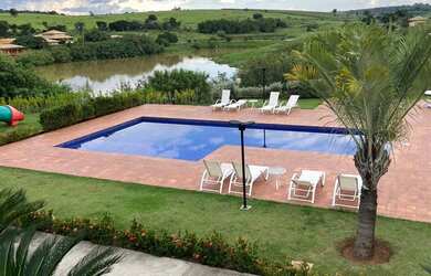 Imagem: O terreno possui 530m² de Área e está localizado em Loteamento