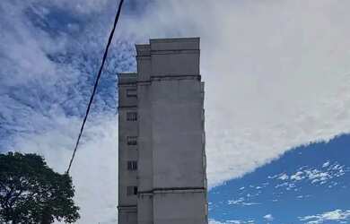 Imagem: O apartamento possui 2 Dormitórios, 2 Banheiros, 2 Vagas na