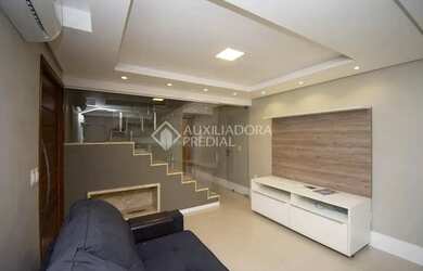 Imagem: A casa possui 2 Dormitórios, 1 Banheiro, 1 Vaga na garagem