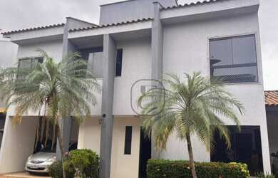 Imagem: A casa possui 3 Dormitórios, 4 Banheiros, 2 Vagas na garagem