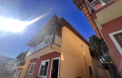 Imagem: A casa possui 4 Dormitórios, 4 Banheiros, 1 Vaga na garagem