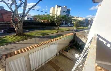 Imagem: A casa à venda possui 4 Dormitórios, 3 Banheiros, 1 Vaga na