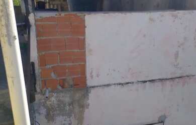 Imagem: A casa possui 1 Dormitório, 1 Banheiro e está localizado