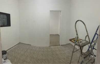 Imagem: A casa e possui 1 Dormitório, Suítes, 1 Banheiro está localizado