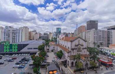 Imagem: O depósito para alugar possui 3 Vagas na garagem, 58m² de