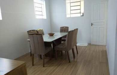 Imagem: A casa possui 2 Dormitórios, 2 Banheiros, 1 Vaga na garagem