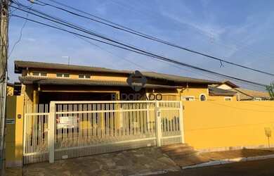 Imagem: A casa em condomínio possui 4 Dormitórios, 5 Banheiros, 4