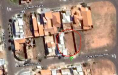 Imagem: O terreno possui 251m² de Área e está localizado em Guararapes