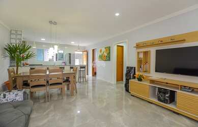 Imagem: A casa possui 2 Dormitórios, 1 Banheiro, 4 Vagas na garagem