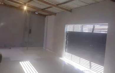 Imagem: A casa possui 2 Dormitórios, 2 Banheiros, 1 Vaga na garagem