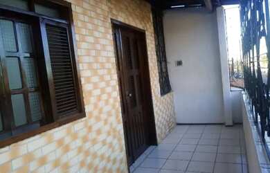 Imagem: A casa possui 2 Dormitórios, 1 Banheiro e está localizado