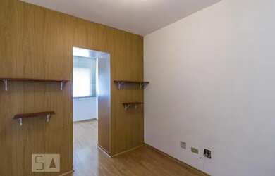 Imagem: O apartamento possui 1 Dormitório, 1 Banheiro, 1 Vaga na garagem