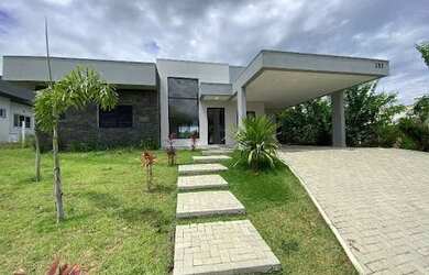 Imagem: A casa em condomínio possui 3 Dormitórios, 4 Banheiros, 4