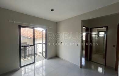 Imagem: O apartamento possui 2 Dormitórios, 1 Banheiro, 2 Vagas na