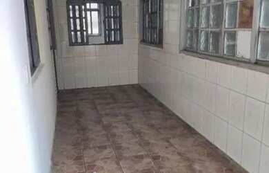 Imagem: A casa possui 2 Dormitórios, 1 Banheiro e está localizado