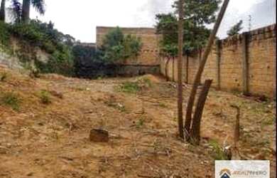 Imagem: O terreno possui 370m² de Área e está localizado em Trevo