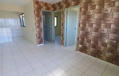 Imagem: O apartamento possui 2 Dormitórios, 1 Banheiro, 1 Vaga na garagem